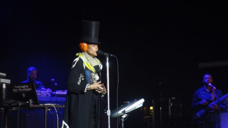 Erykah Badu @ Majic Under The Stars
