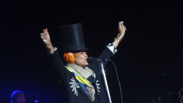 Erykah Badu @ Majic Under The Stars