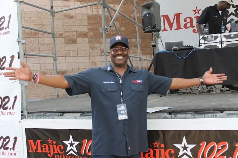 Hanging Out @ Majic Under The Stars