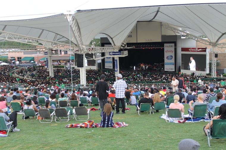 Hanging Out @ Majic Under The Stars