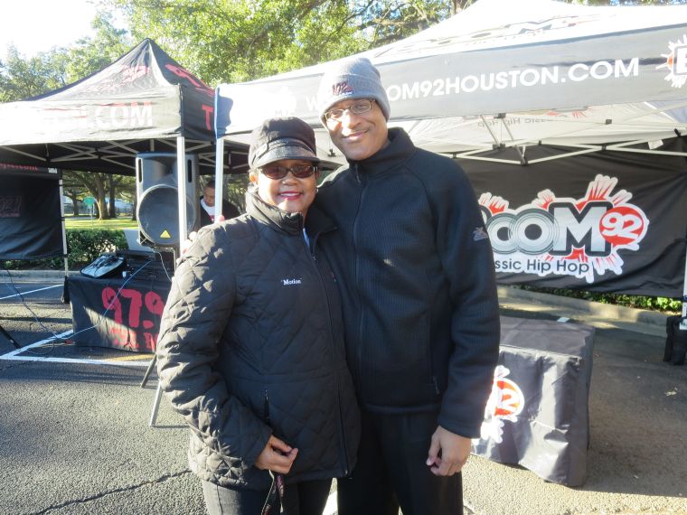 adio One Family & Innerfaith Minstries Delivers Meals On Thanksgiving