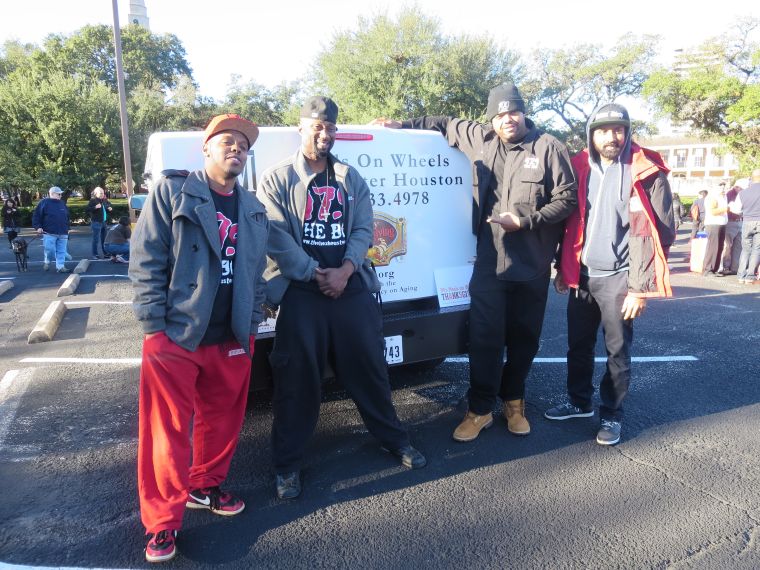 adio One Family & Innerfaith Minstries Delivers Meals On Thanksgiving