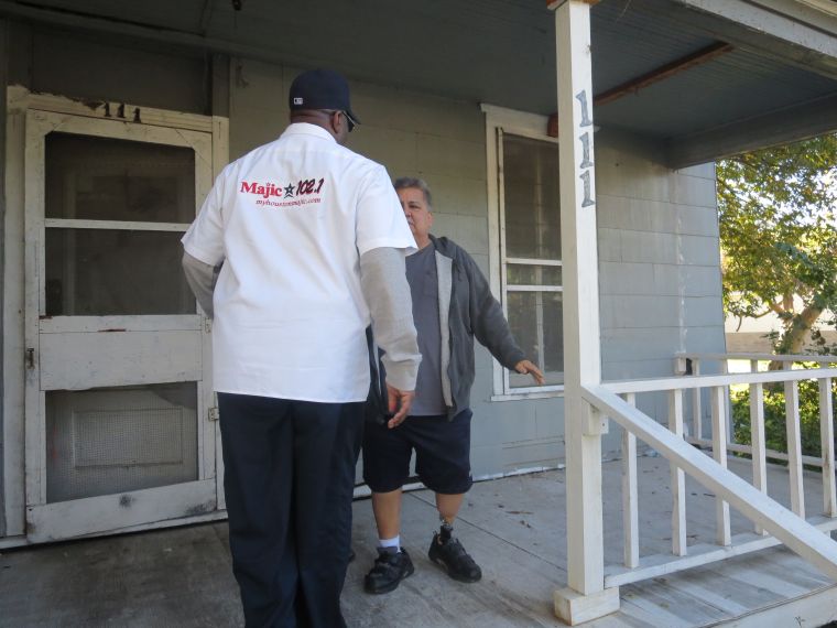 adio One Family & Innerfaith Minstries Delivers Meals On Thanksgiving