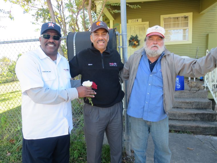 adio One Family & Innerfaith Minstries Delivers Meals On Thanksgiving