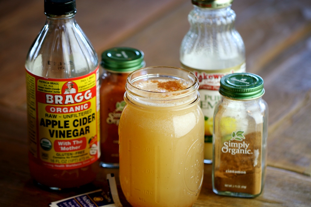 Dr_AxE_Homemade_Detox_Drink_With_Apple_Cider_Vinegar