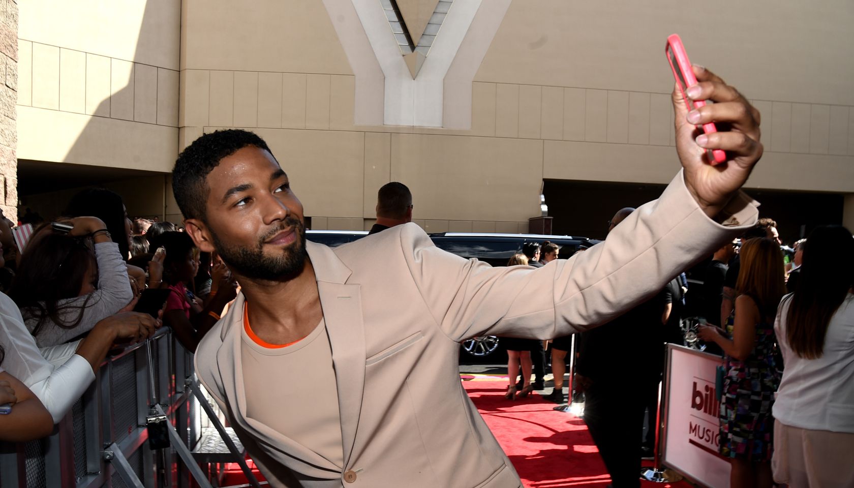 2015 Billboard Music Awards - Red Carpet