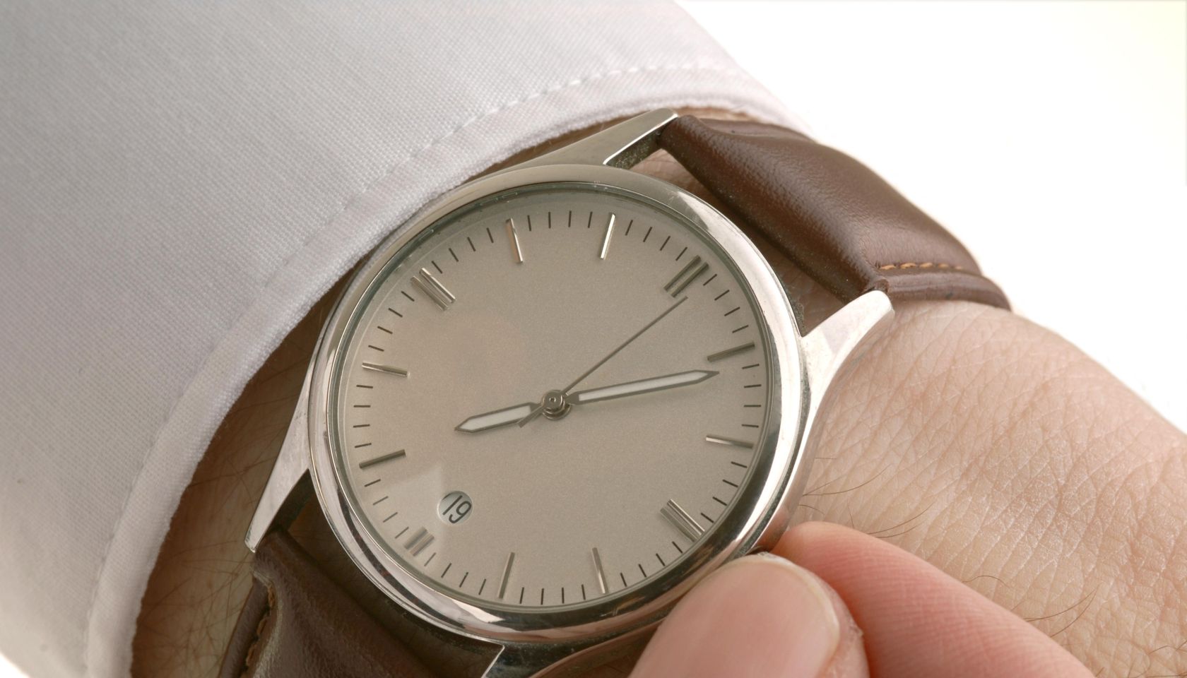 Setting the watch