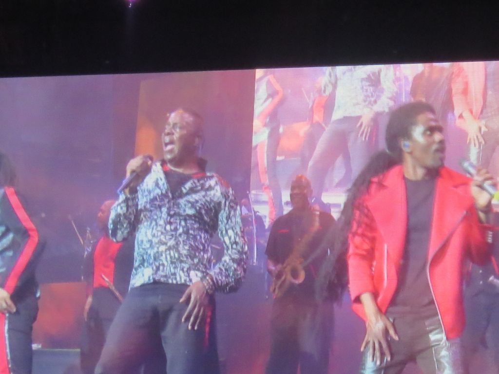 Earth, Wind & Fire + Chicago at the Cynthia Woods Mitchell Pavillion ~ Recap