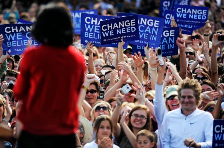 MOBAMA01-- Supporters welcome Michelle Obama, wife of Democratic Party presidential nominee Sen. Barack Obama to the University of Colorado Boulder Campus on Wednesday for a voter registration event titled 'Change We Need Rally with Michelle Obama.' RJ Sa