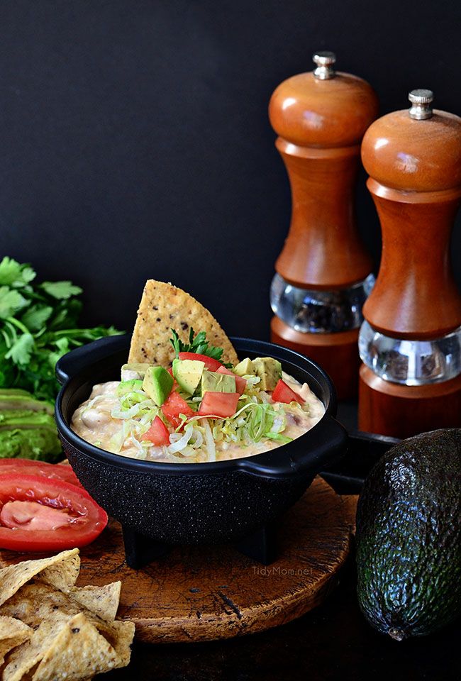 White Chili Bean Queso Dip