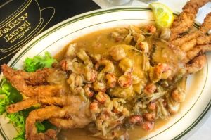 Soft shell Crab Spicy Crawfish E'touffée