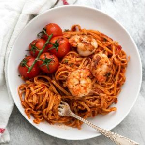 Garlic Butter Tomato Shrimp Linguine