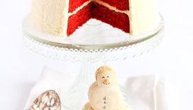 Christmas Red Velvet Snow Cake