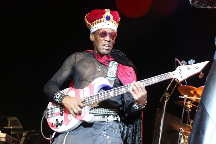 Majic Under The Star (Cameo)