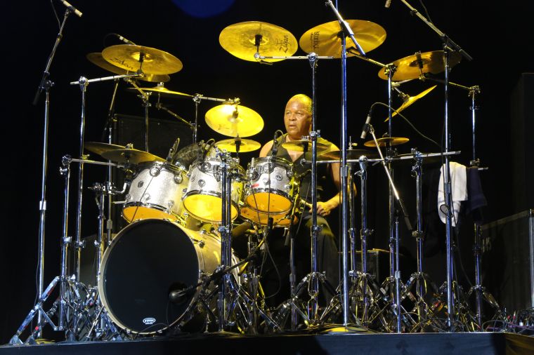 Majic Under The Star (Cameo)