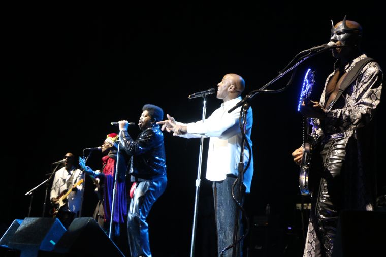 Majic Under The Star (Cameo)