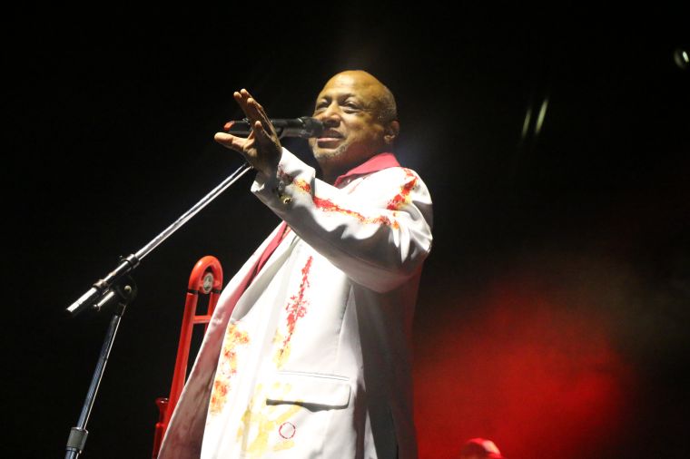 Majic Under The Stars (Con Funk Shun)