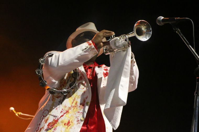 Majic Under The Stars (Con Funk Shun)