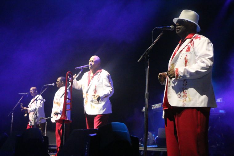 Majic Under The Stars (Con Funk Shun)