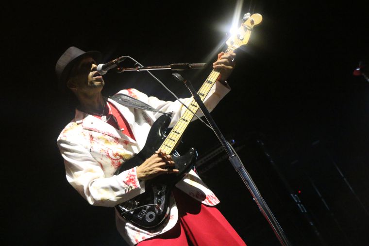 Majic Under The Stars (Con Funk Shun)