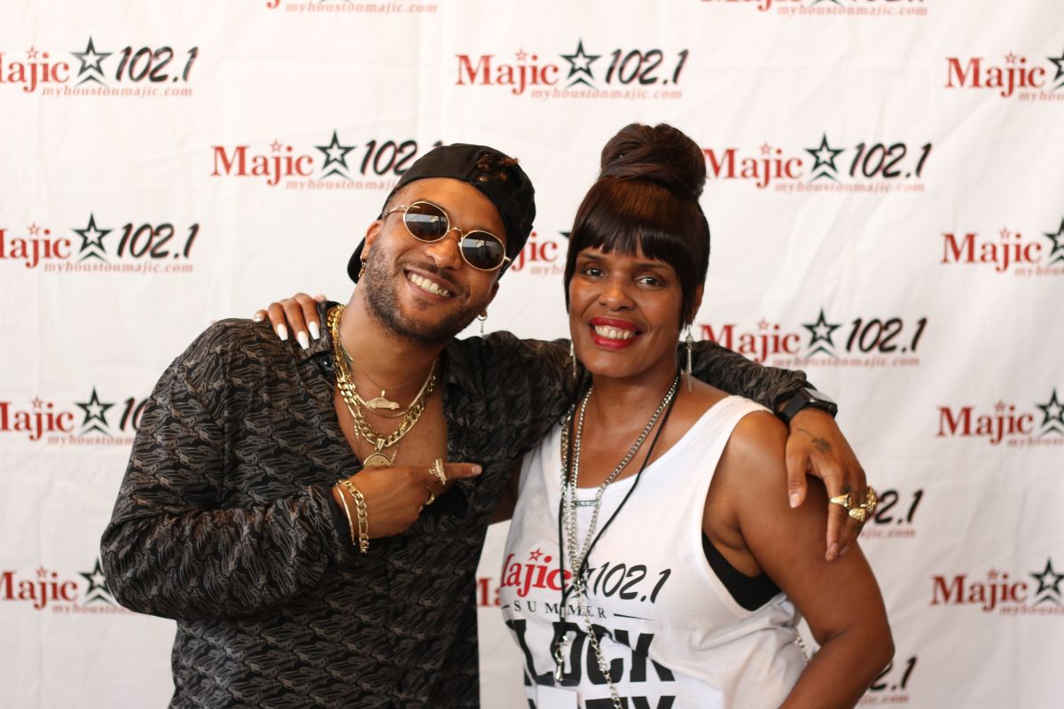 Ro James Meet & Greet