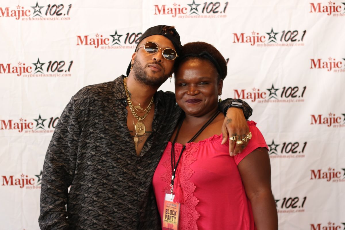 Ro James Meet & Greet