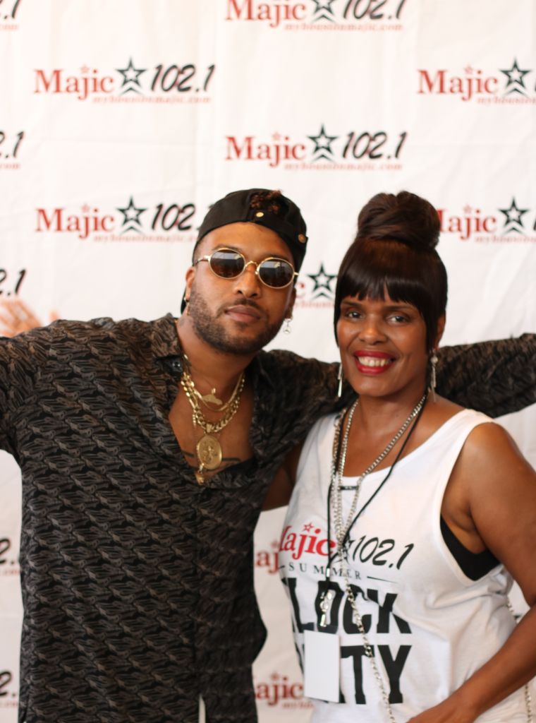 Ro James Meet & Greet