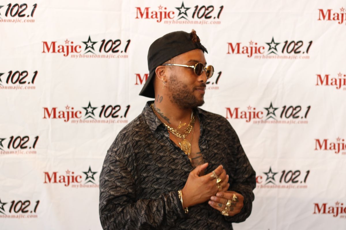 Ro James Meet & Greet