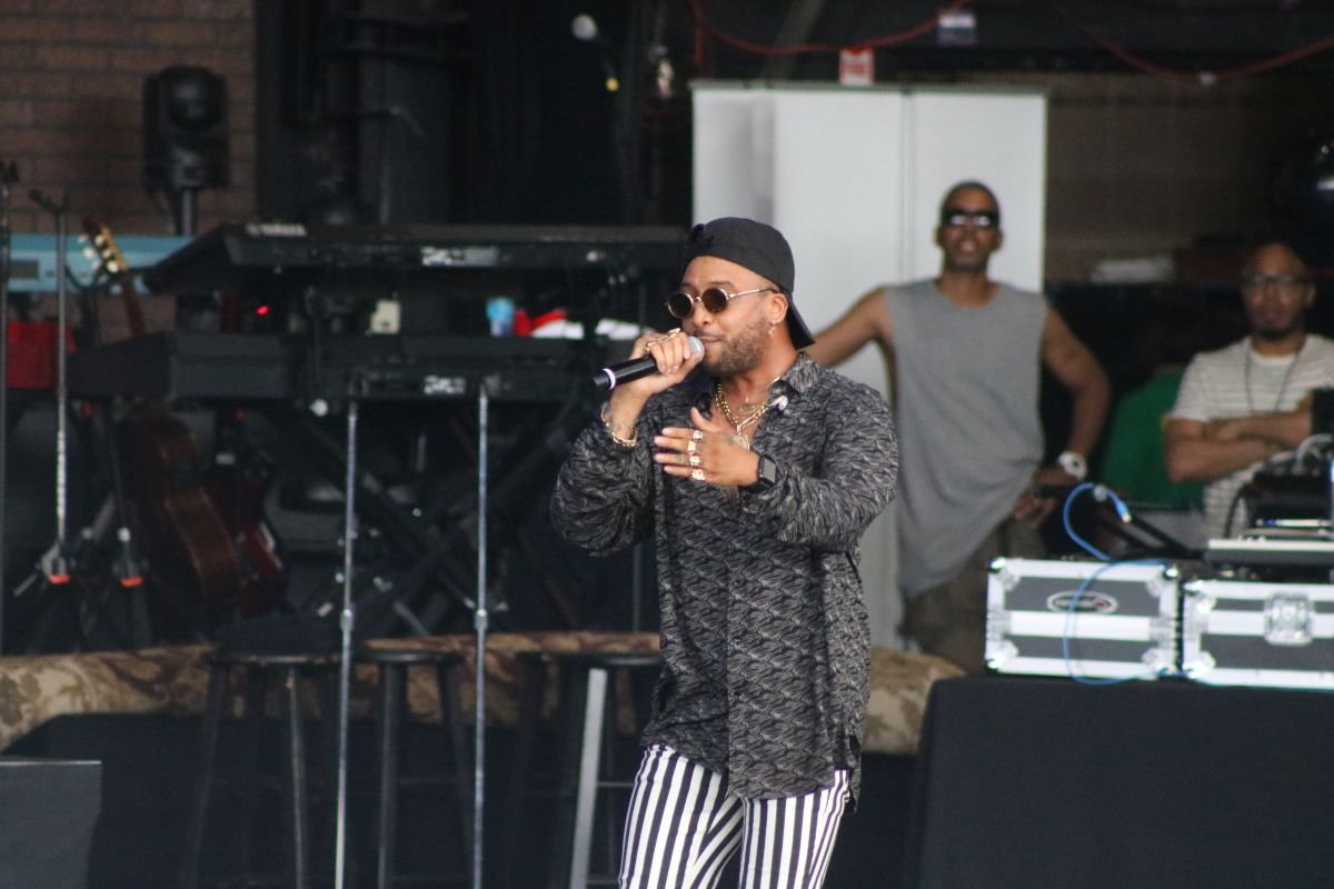 Ro James Performing at Majic's Summer Block Party