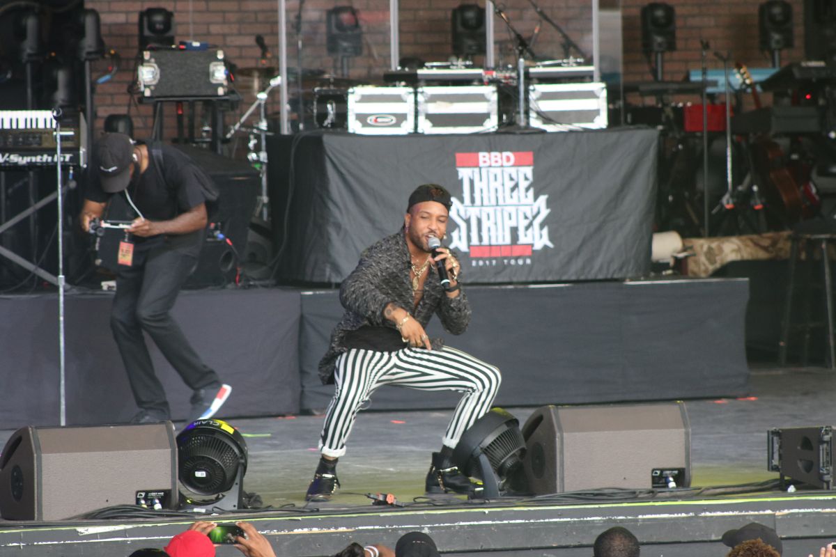 Ro James Performing at Majic's Summer Block Party