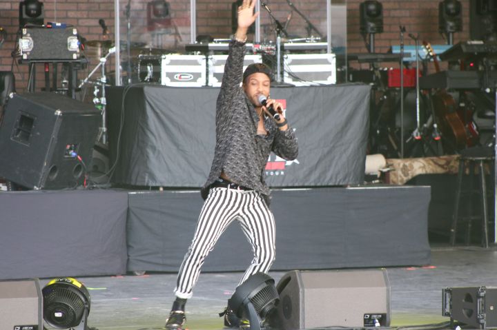Ro James Performing at Majic's Summer Block Party