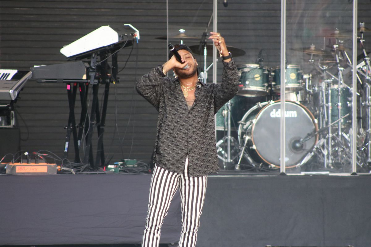 Ro James Performing at Majic's Summer Block Party