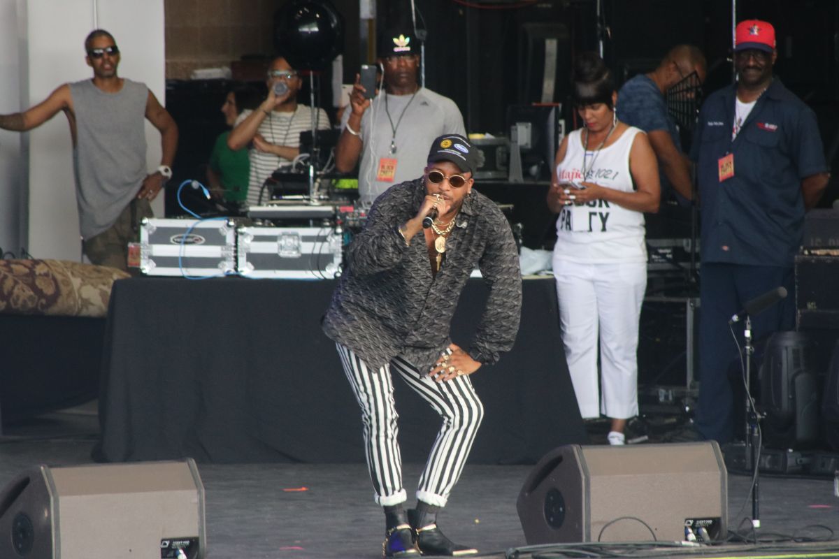 Ro James Performing at Majic's Summer Block Party