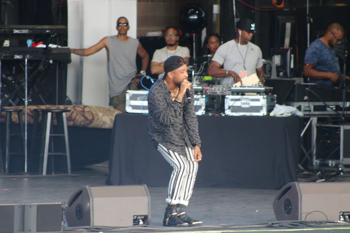 Ro James Performing at Majic's Summer Block Party
