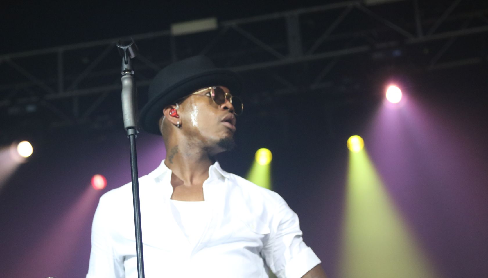 Ne-Yo -- Majic Summer Block Party