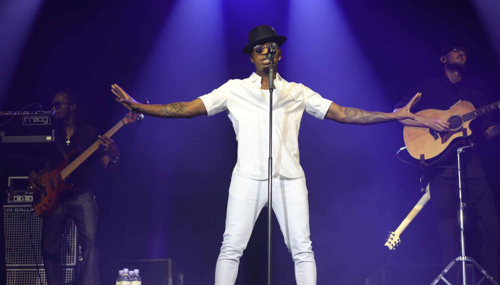 Ne-Yo -- Majic Summer Block Party