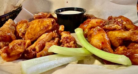 HOOTER'S