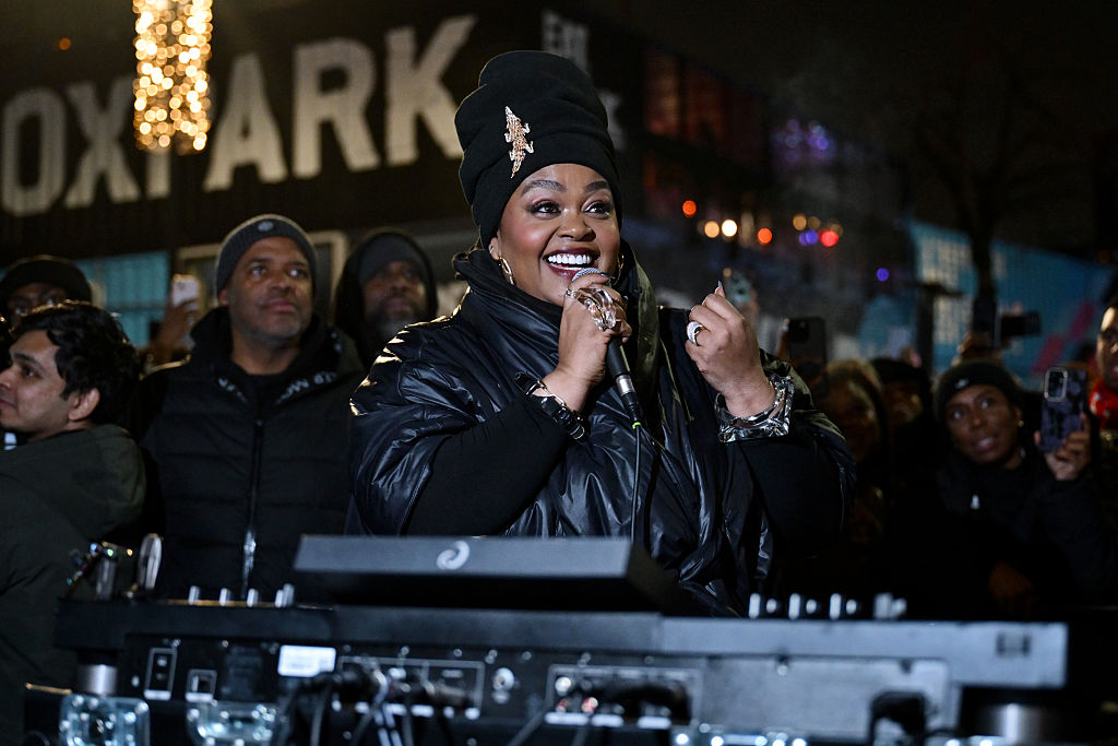 Jill Scott Performs With DJ AG On Camden High Street