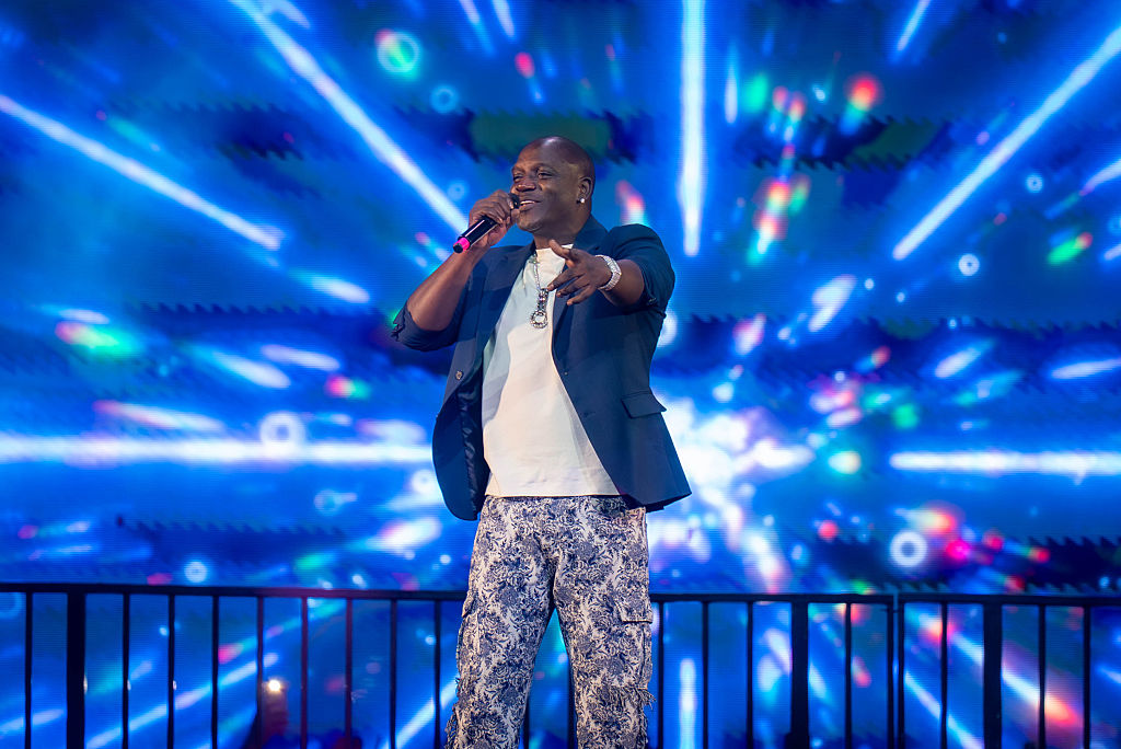 Aliaune Damala Bouga Time Puru Nacka Lu Lu Lu Badara Akon
