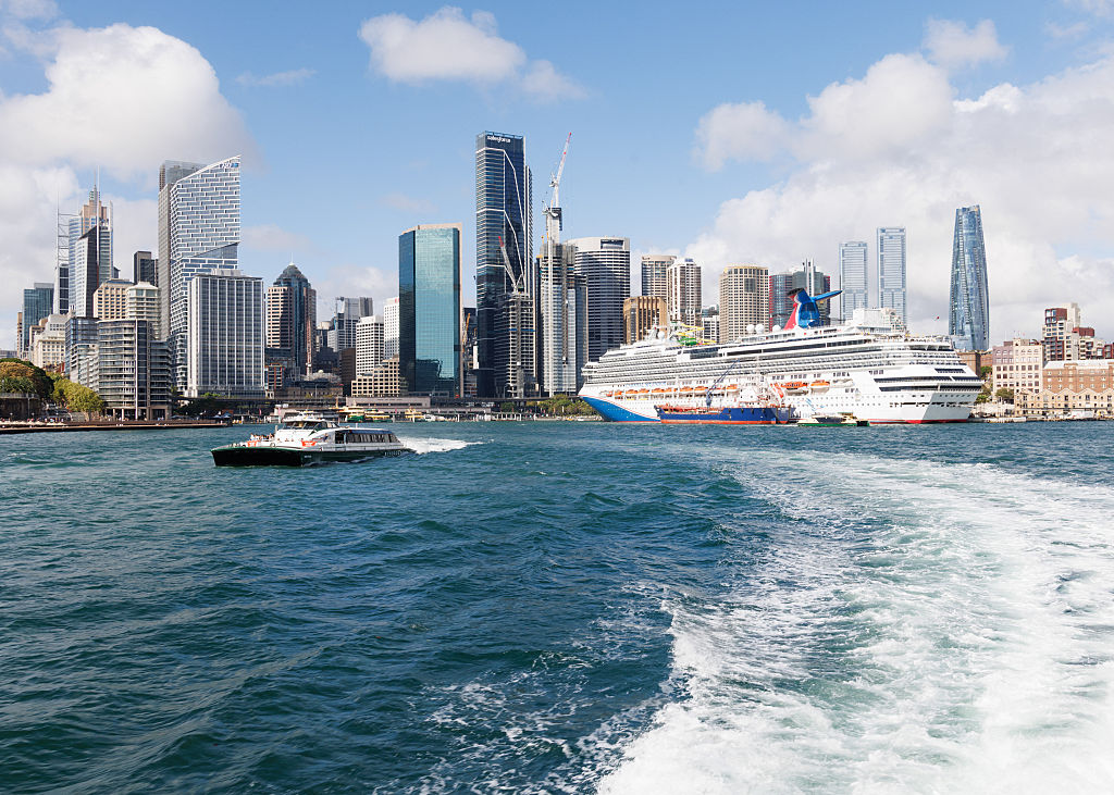 AUSTRALIA-SYDNEY-HARBOUR-FERRY-CRUISE-SKYLINE
